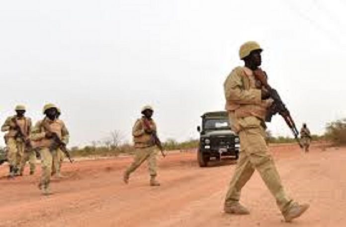 Burkina, Six terroristes