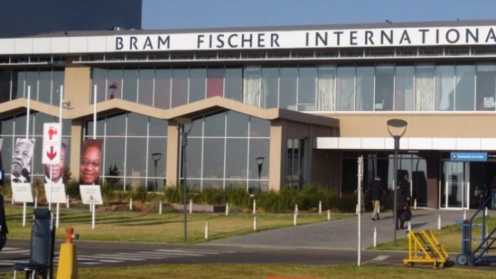 l'aéroport international Bram Fischer