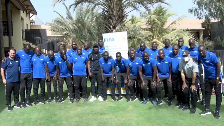 La FIFA forme de futurs entraineurs au Sénégal