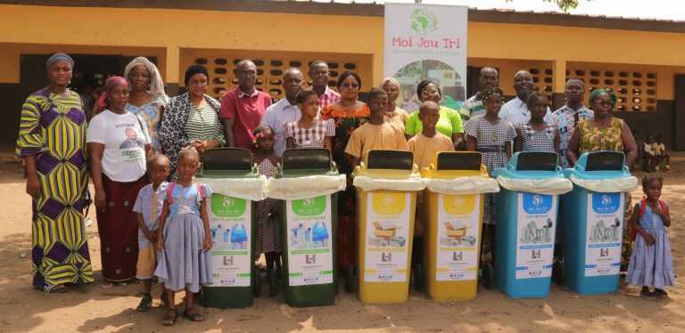 LafargeHolcim Côte d’Ivoire lance un programme de lutte contre l’insalubrité en milieu scolaire