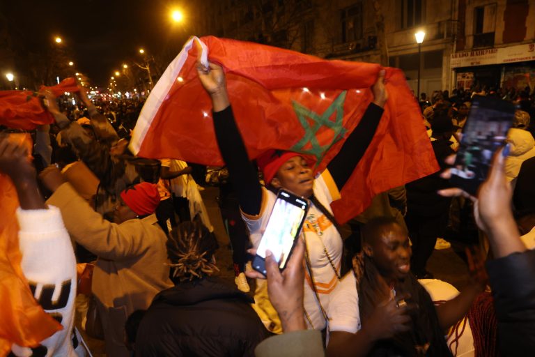CAN 2023: nuit festive et scènes de joie à Abidjan et d’autres villes après le sacre des Eléphants de la Côte d’Ivoire