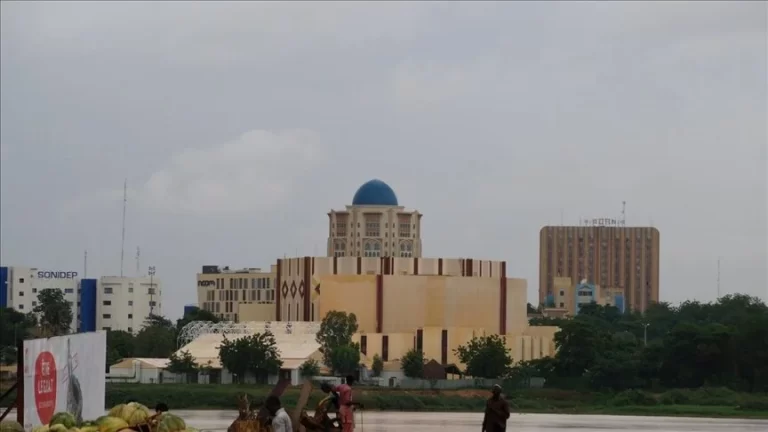 Niger : dissolution des conseils régionaux et municipaux