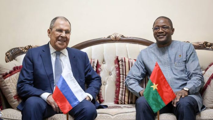 Le ministre russe des Affaires étrangères en visite au Burkina Faso