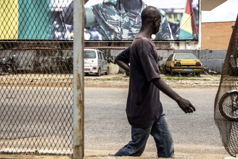 Guinée : 16 détenus non jugés depuis plus de quinze ans de prison recouvrent leur liberté (ministère)