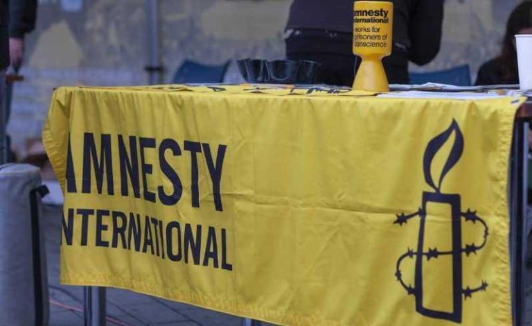 Algérie : Amnesty déplore « la répression » exercée par les autorités contre  »la dissidence pacifique »
