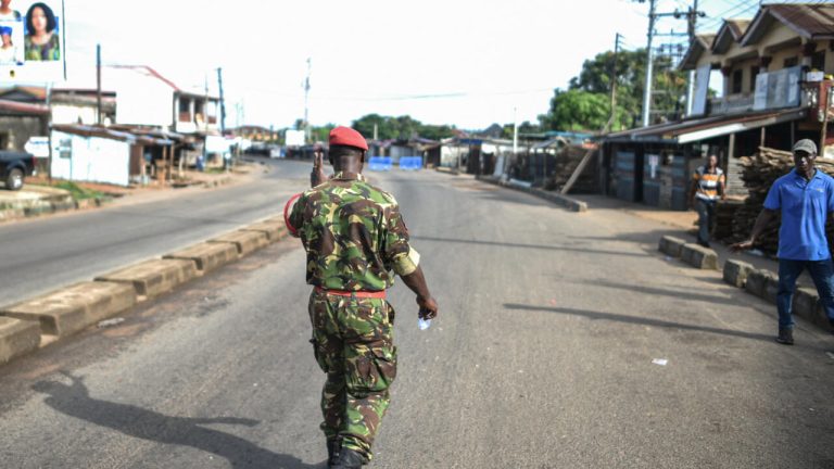 Tentative de coup d’État en Sierra Leone : 24 militaires condamnés