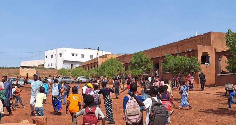 Mali: Report de la rentrée scolaire en raison des inondations