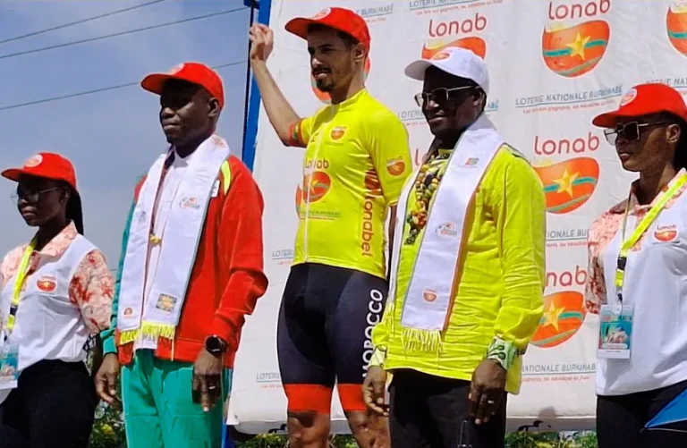Tour du Faso: vainqueur de la 5è étape, le Marocain Mouhcine Kouraji conserve le maillot jaune