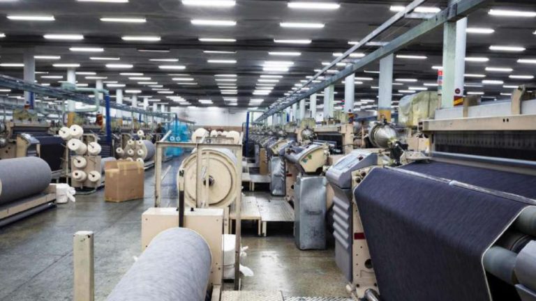 Activité industrielle : baisse de la production et hausse des ventes en décembre 2024