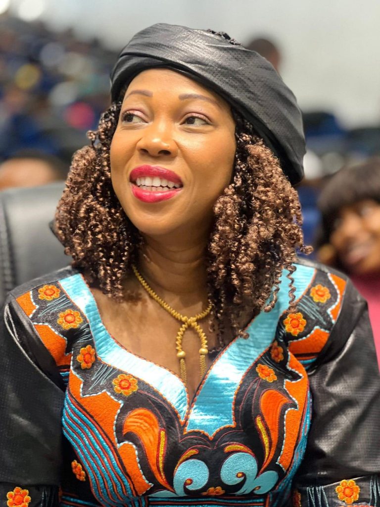 Fatima Maada Bio : Une voix puissante pour les droits des filles et l’égalité en Afrique
