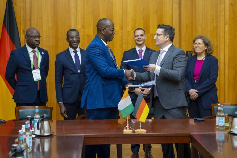 Accord de 150 millions d’euros entre la Côte d’Ivoire et l’Allemagne pour l’électrification de 400 campements