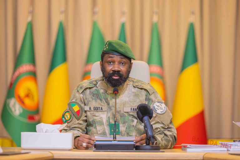 Le président malien promulgue l’abrogation de la charte des partis