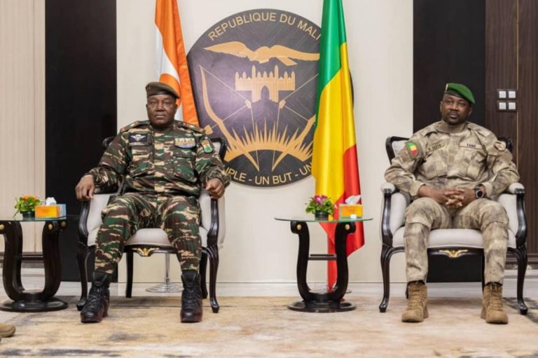 Le Mali et le Niger s’allient pour ravitailler le nord malien en carburant